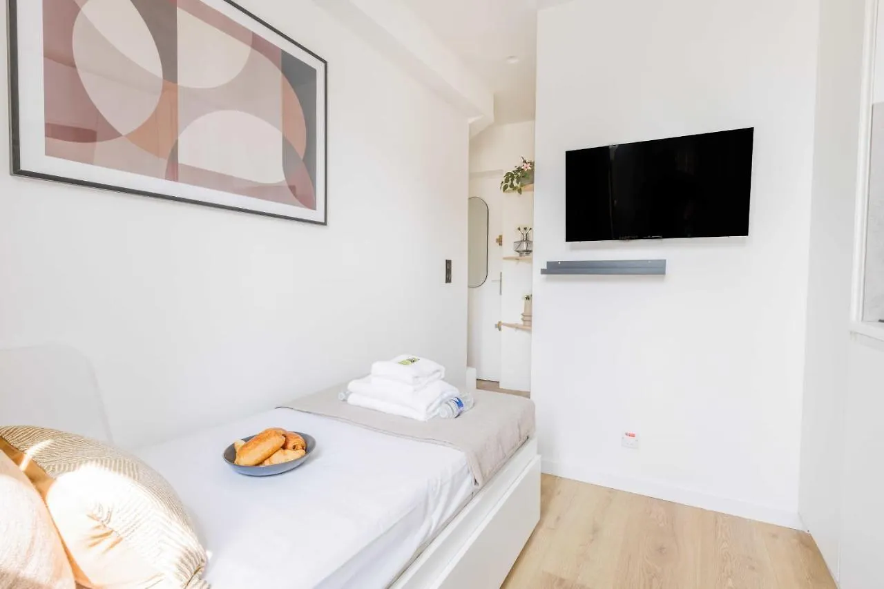 Charming Renovated Apartment Paris France